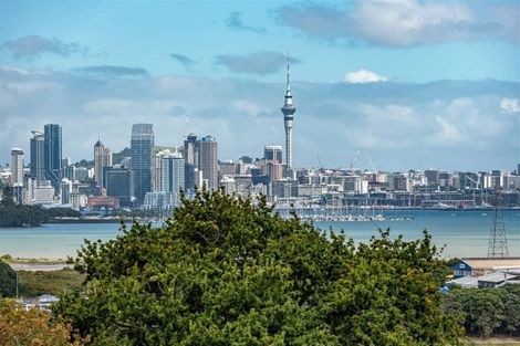 Photo of property in Frank Sargeson Apts, 107/74 Anzac Street, Takapuna, Auckland, 0622