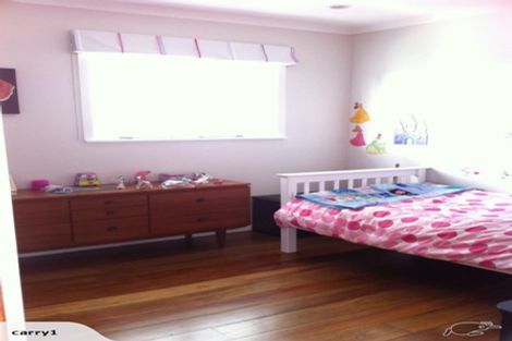 Photo of property in 584 Beach Road, Rothesay Bay, Auckland, 0630