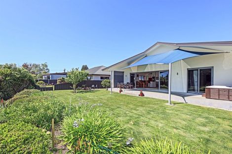 Photo of property in 14 Raven Grove, Havelock North, 4130