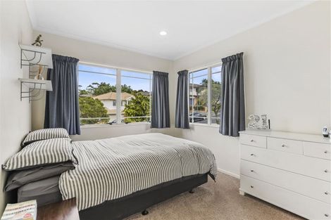 Photo of property in 8 Fulmar Way, Unsworth Heights, Auckland, 0632