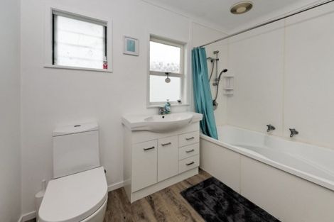 Photo of property in 177a Waimumu Road, Massey, Auckland, 0614