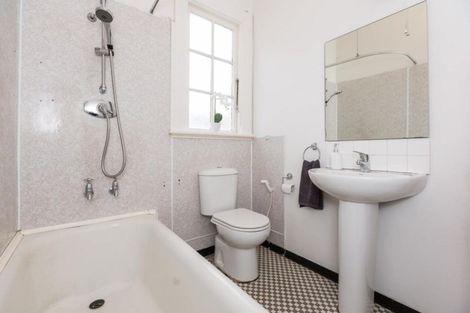 Photo of property in 1 Oakland Street, Andersons Bay, Dunedin, 9013