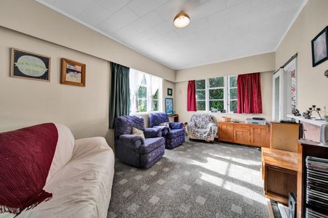 Photo of property in 12 Caledonia Street, Hawera, 4610