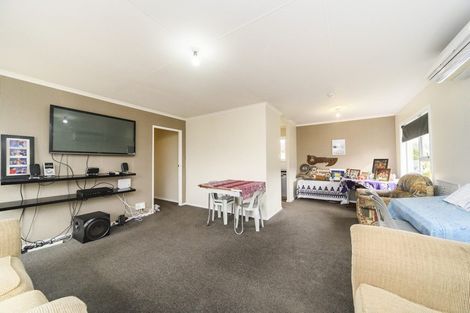 Photo of property in 38 Suzanne Grove, Kelvin Grove, Palmerston North, 4414