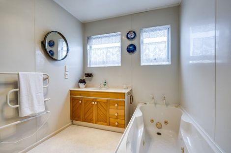 Photo of property in 61 Meeanee Quay, Westshore, Napier, 4110