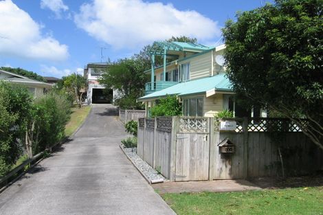 Photo of property in 1/11 Clematis Avenue, Murrays Bay, Auckland, 0630