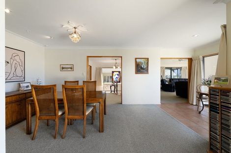 Photo of property in 190 Marine Parade, Mount Maunganui, 3116