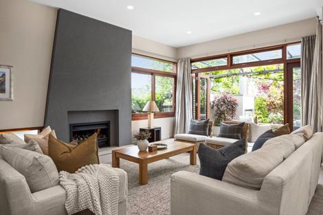 Photo of property in 1a Gillean Street, Havelock North, 4130