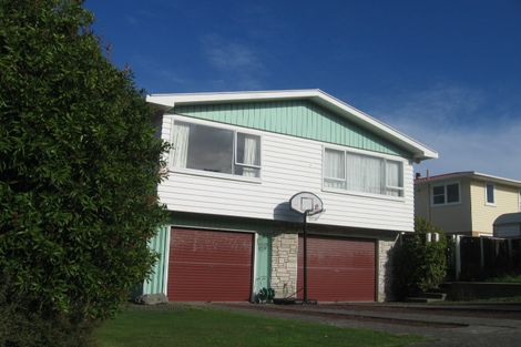 Photo of property in 22 Annan Grove, Papakowhai, Porirua, 5024