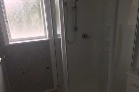 Photo of property in 1/7 Waverley Avenue, Glenfield, Auckland, 0629