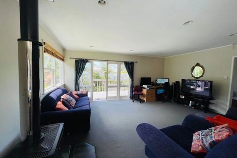 Photo of property in 1/5 Mchardy Place, Glenfield, Auckland, 0627