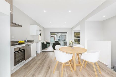 Photo of property in 5 Kohu Way, Whitby, Porirua, 5024