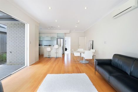 Photo of property in 5 Mulroy Place, Pinehill, Auckland, 0632