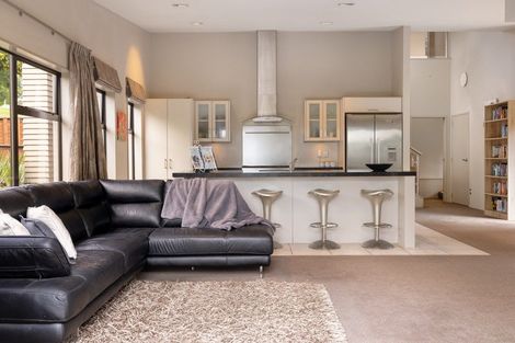 Photo of property in 2 Rochdale Close, Bethlehem, Tauranga, 3110