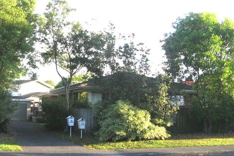 Photo of property in 2/80 Moore Street, Hillcrest, Auckland, 0627