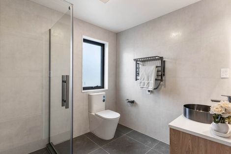 Photo of property in 1b Altair Place, Windsor Park, Auckland, 0632