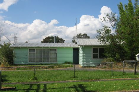 Photo of property in 45 Queen Mary Avenue, New Lynn, Auckland, 0600