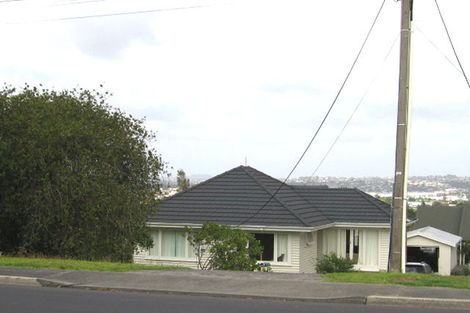 Photo of property in 3/232 East Coast Road, Forrest Hill, Auckland, 0620