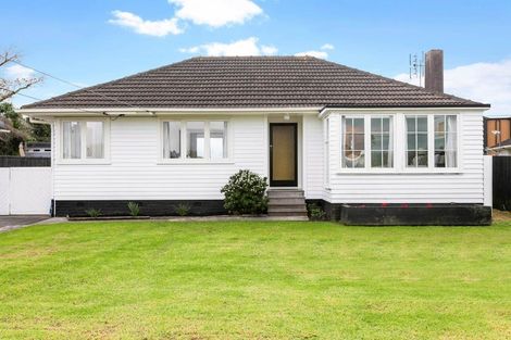 Photo of property in 28 Harbour View Road, Te Atatu Peninsula, Auckland, 0610