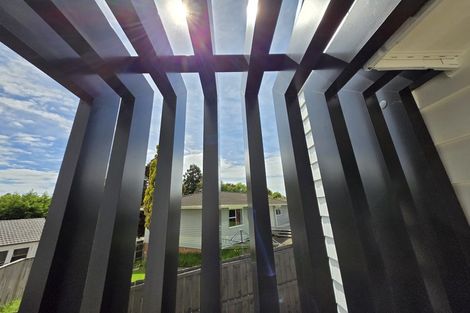 Photo of property in 7/13 Fairdale Place, Birkdale, Auckland, 0626