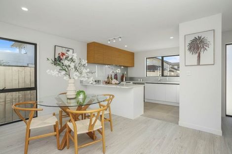 Photo of property in 2/10 Alan Avenue, Henderson, Auckland, 0610