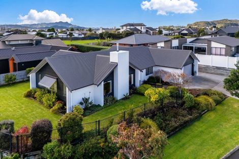 Photo of property in 1 Topping Place, Whitianga, 3510