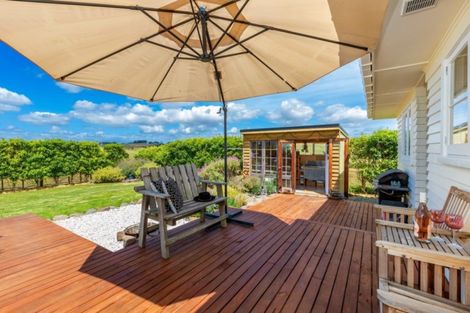 Photo of property in 31 Ranganui Road, Kaiwaka, 0573