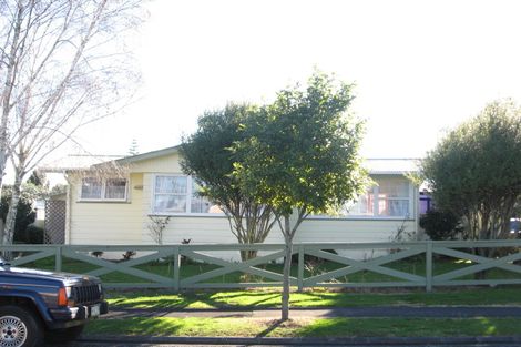 Photo of property in 10 Hywell Place, Manurewa, Auckland, 2102