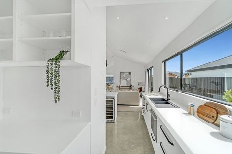 Photo of property in 16 William Deans Drive, Prebbleton, 7604