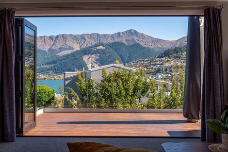 Photo of property in 493 Peninsula Road, Kelvin Heights, Queenstown, 9300