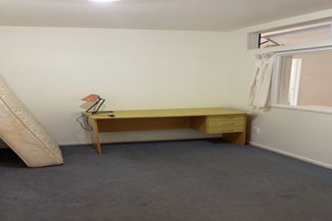 Photo of property in 211 Chelsea View Drive, Chatswood, Auckland, 0626