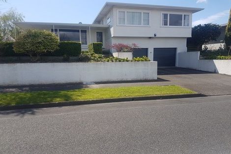 Photo of property in 2 Luton Street, Hokowhitu, Palmerston North, 4410
