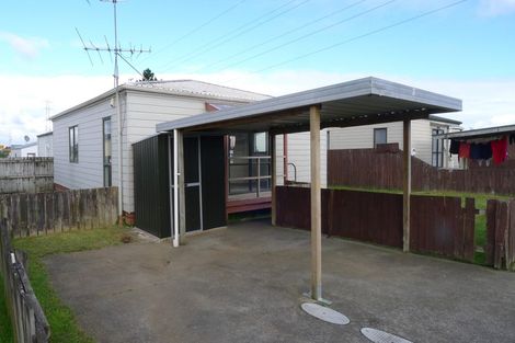 Photo of property in 37 Solveig Place, Randwick Park, Auckland, 2105