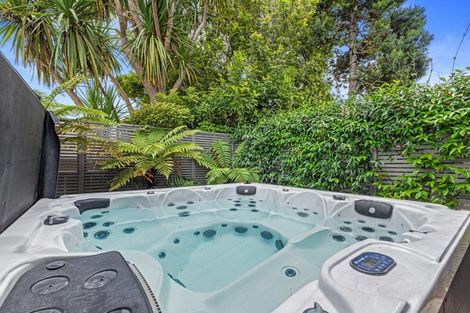 Photo of property in 11b Balmain Road, Birkenhead, Auckland, 0626