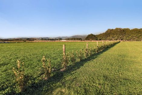 Photo of property in 35 Woven Stone Way, Ohau, 5570