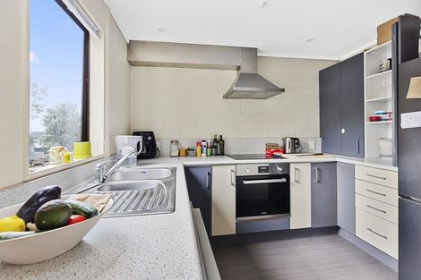 Photo of property in 128 Akaroa Drive, Maupuia, Wellington, 6022