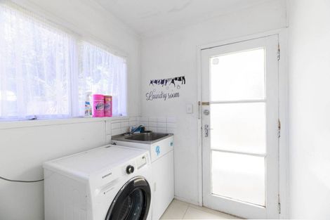 Photo of property in 2/24 Newington Road, Henderson, Auckland, 0612