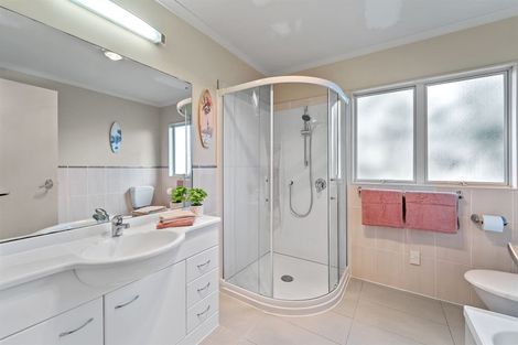 Photo of property in 9 Cascaden Road, Gulf Harbour, Whangaparaoa, 0930