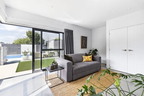 Photo of property in 4 Barriball Street, Fitzroy, New Plymouth, 4312