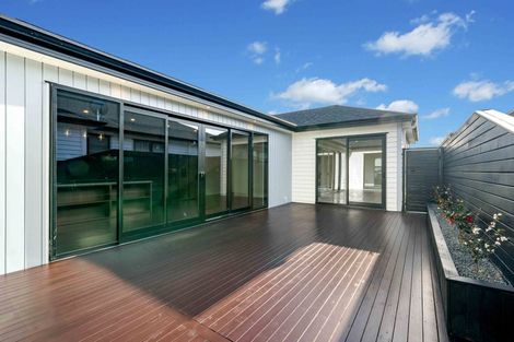 Photo of property in 29 Cara Avenue, Kumeu, 0810