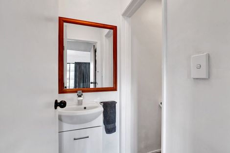 Photo of property in 92 Heta Road, Highlands Park, New Plymouth, 4312