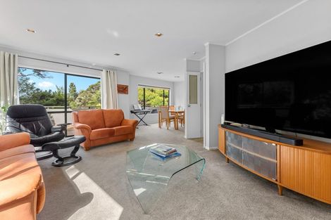 Photo of property in 140 Chelsea View Drive, Chatswood, Auckland, 0626