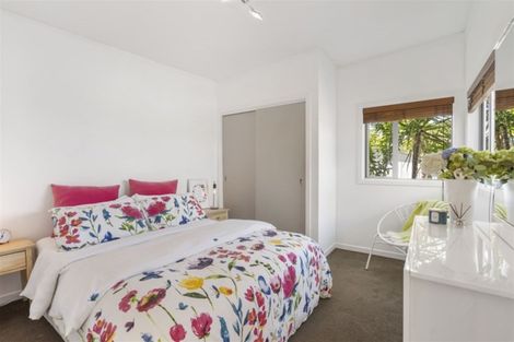 Photo of property in 2/21 Hythe Terrace, Mairangi Bay, Auckland, 0630