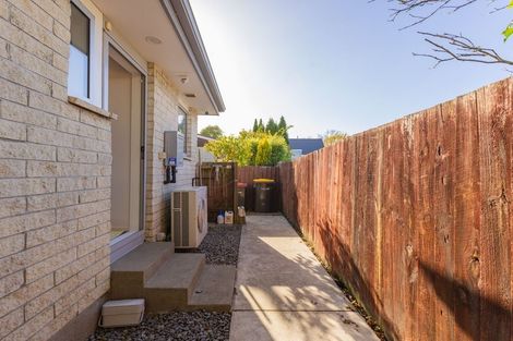 Photo of property in 2/104 Picton Avenue, Riccarton, Christchurch, 8011