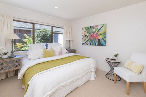 Photo of property in 5 Falstaff Place, Half Moon Bay, Auckland, 2012