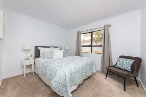 Photo of property in 94 Beach Haven Road, Beach Haven, Auckland, 0626