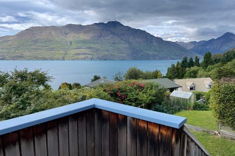 Photo of property in 5 Moss Lane, Sunshine Bay, Queenstown, 9300