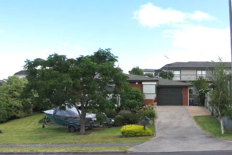 Photo of property in 82 Unsworth Drive, Unsworth Heights, Auckland, 0632