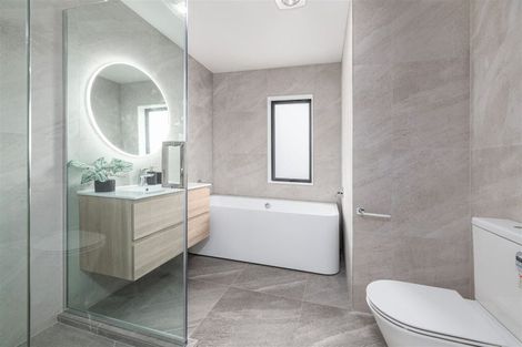 Photo of property in 9b Edwards Avenue, Henderson, Auckland, 0610