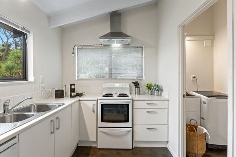 Photo of property in 2/19 Seaview Road, Glenfield, Auckland, 0629